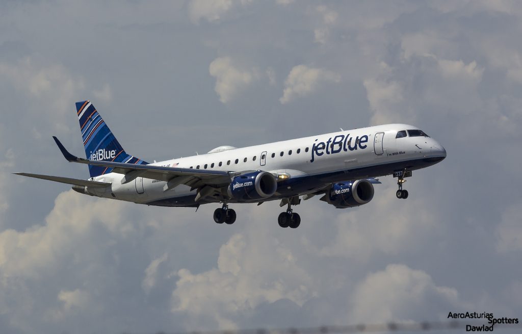 JetBlue Aircraft Landing