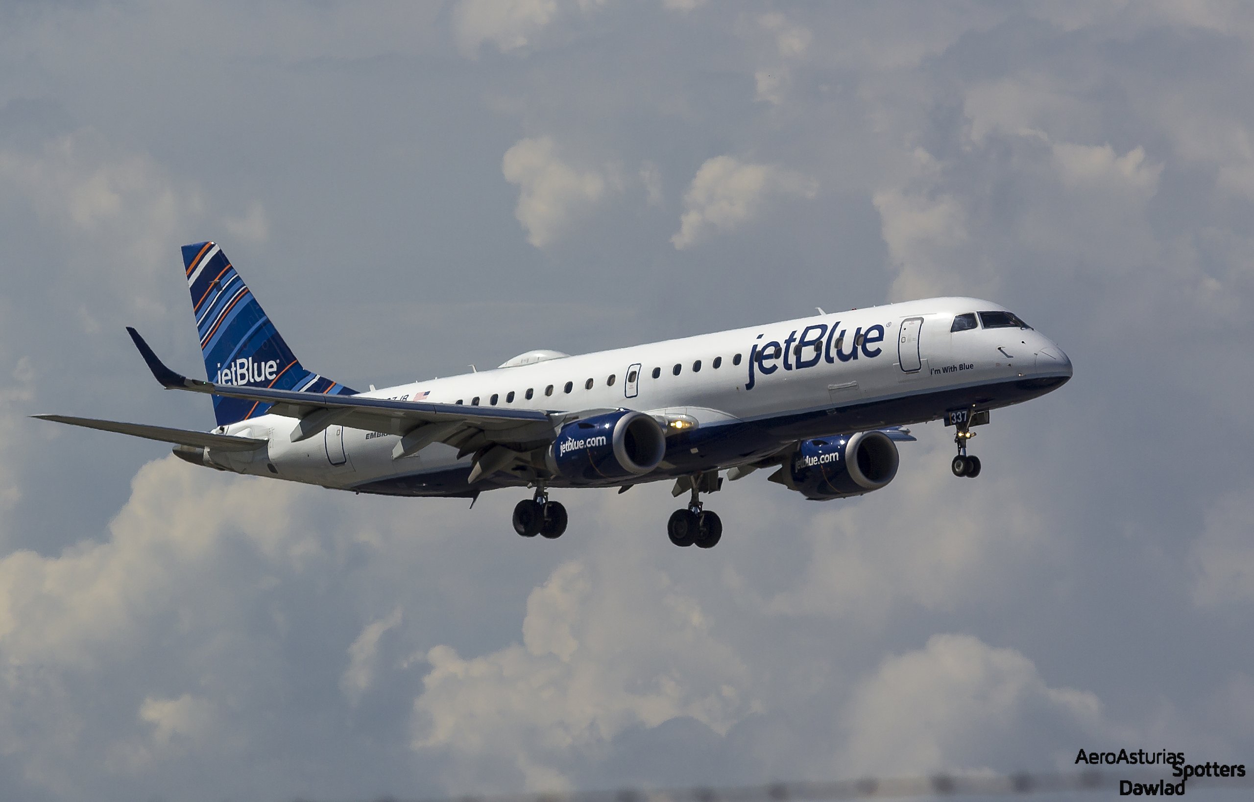 JetBlue Aircraft Landing