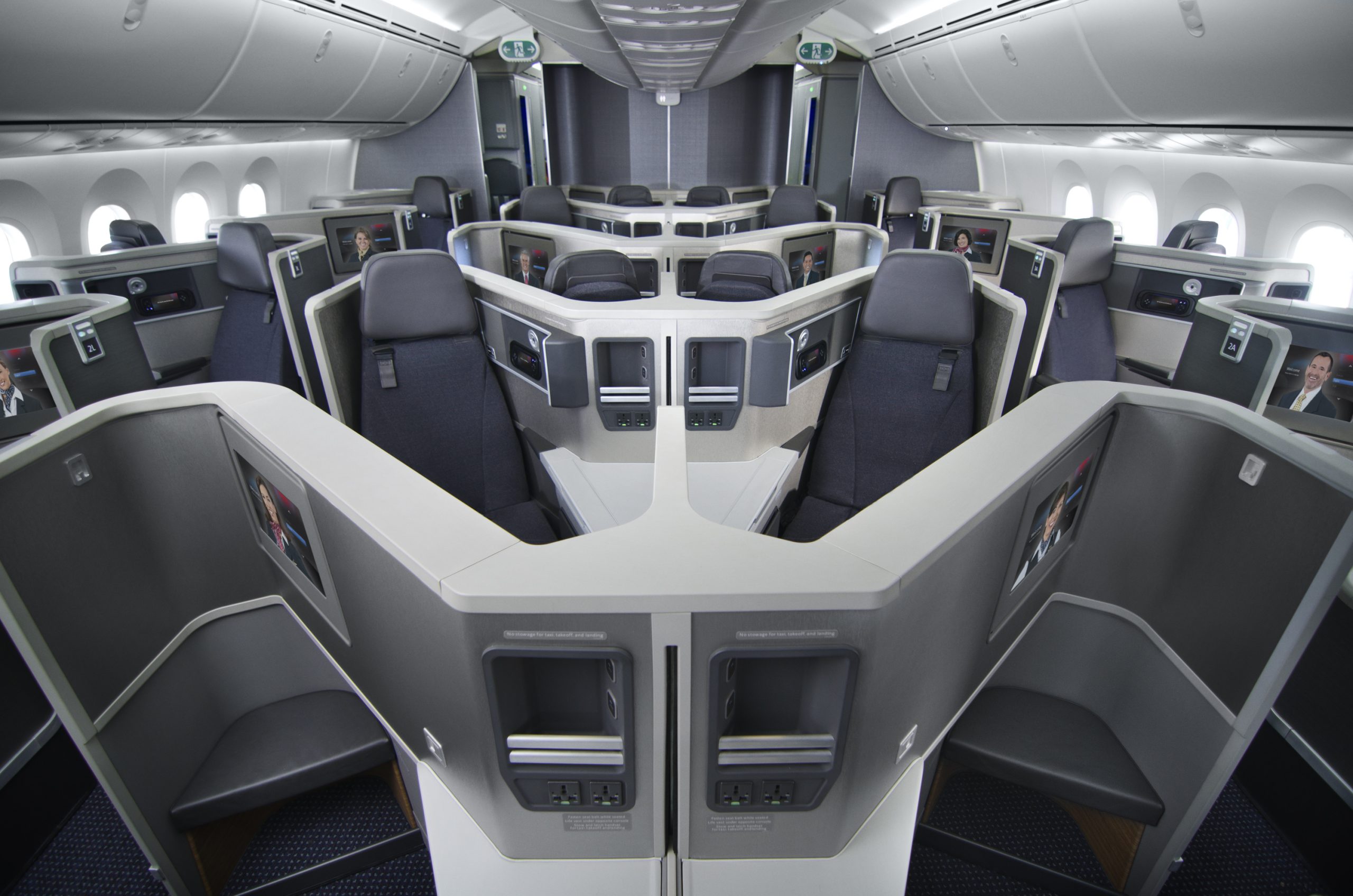 Image of American Airlines first class on Boeing 787