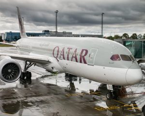Image of a Qatar Airways Boeing 787 preparing for departure in Prague