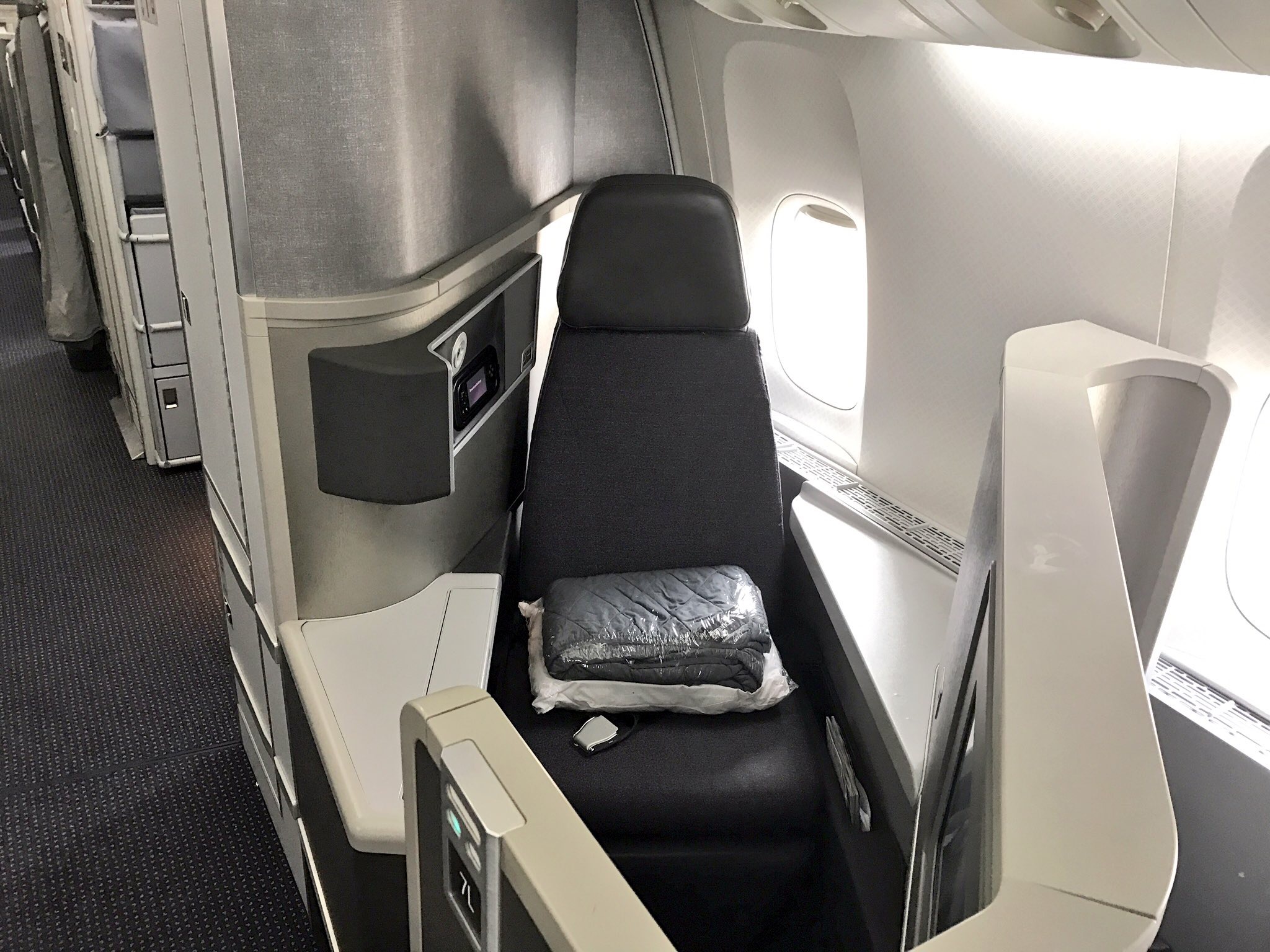 Get a free domestic upgrade through this Business Extra sign-up bonus