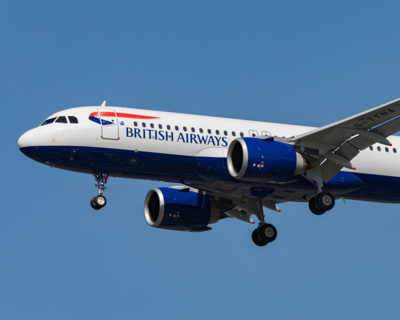 A British Airways Airbus A320neo is seen on approach.