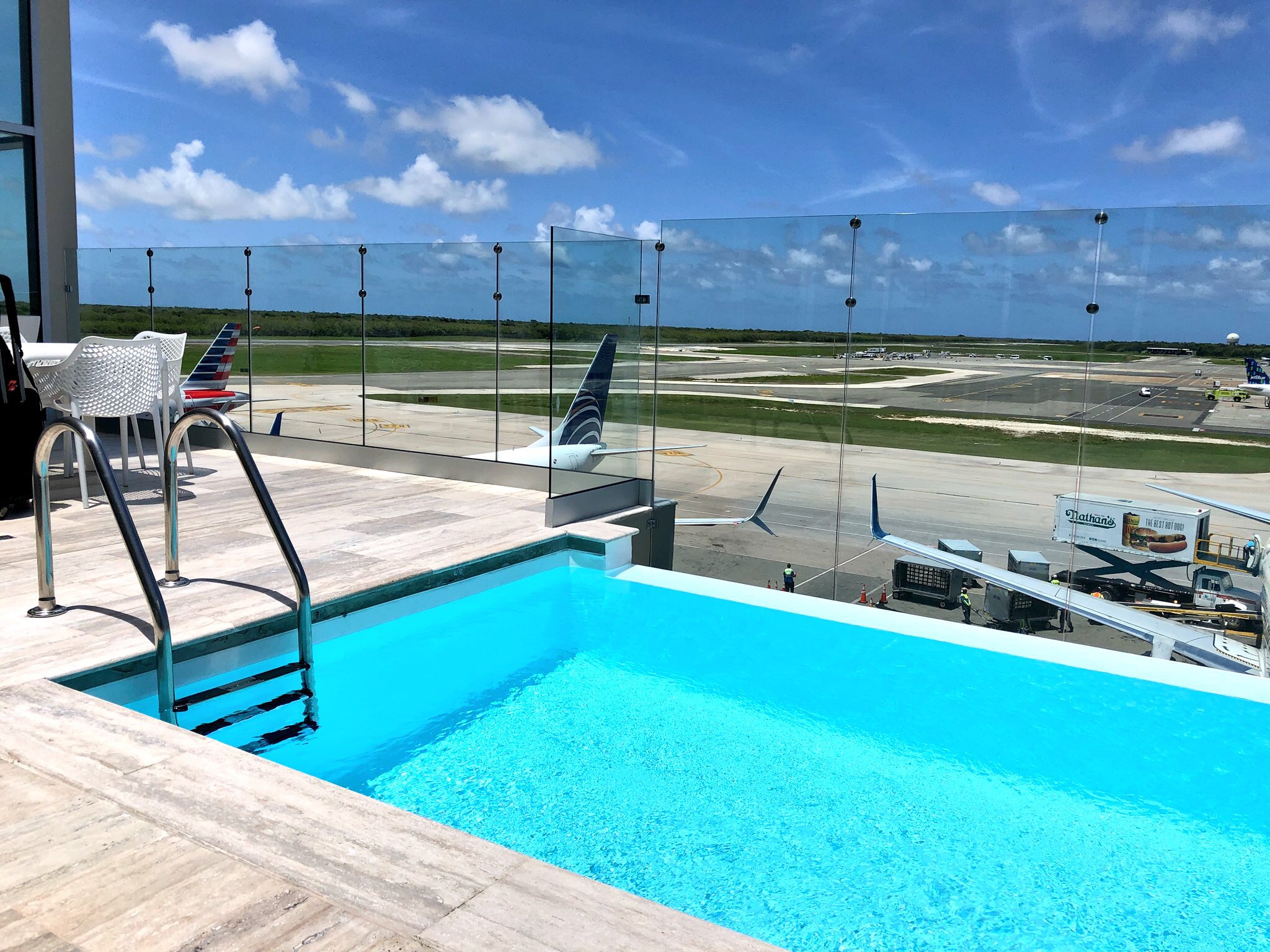 The swimming pool at the VIP Lounge Punta Cana