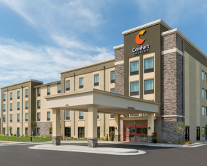 a Comfort Inn & Suites hotel with logo above the entrance