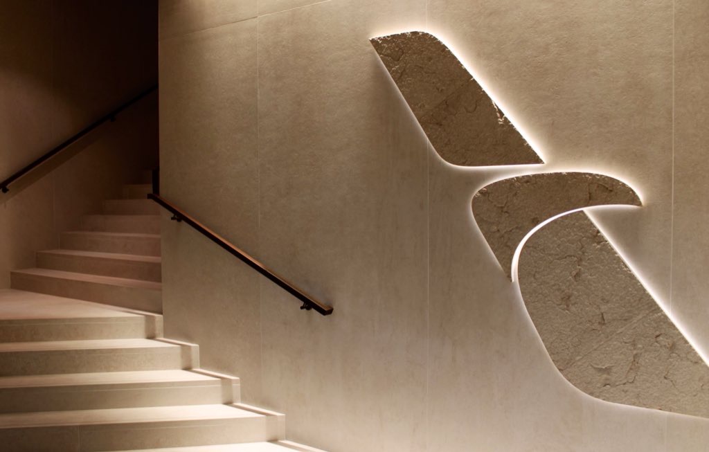 Entry way to the Admirals Club at Washington National Airport (DCA)