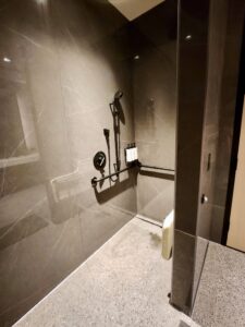 Chase Sapphire Lounge Boston shower