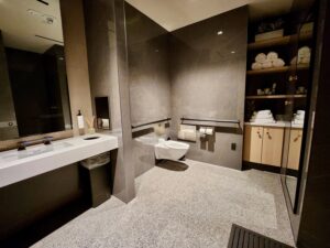 Chase Sapphire Lounge Boston shower room
