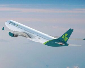 an Aer Lingus plane in flight
