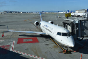 picture of a United Airlines regional jet; I Speculatively Transfer Points to Book This Sky Chariot
