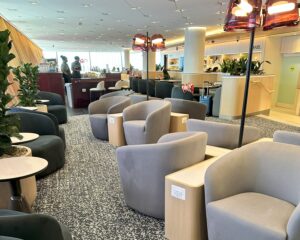 Image of main view of the back of the Capital One Lounge IAD