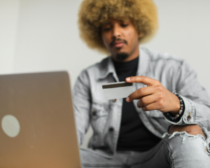 A man considers when his Chase points might expire