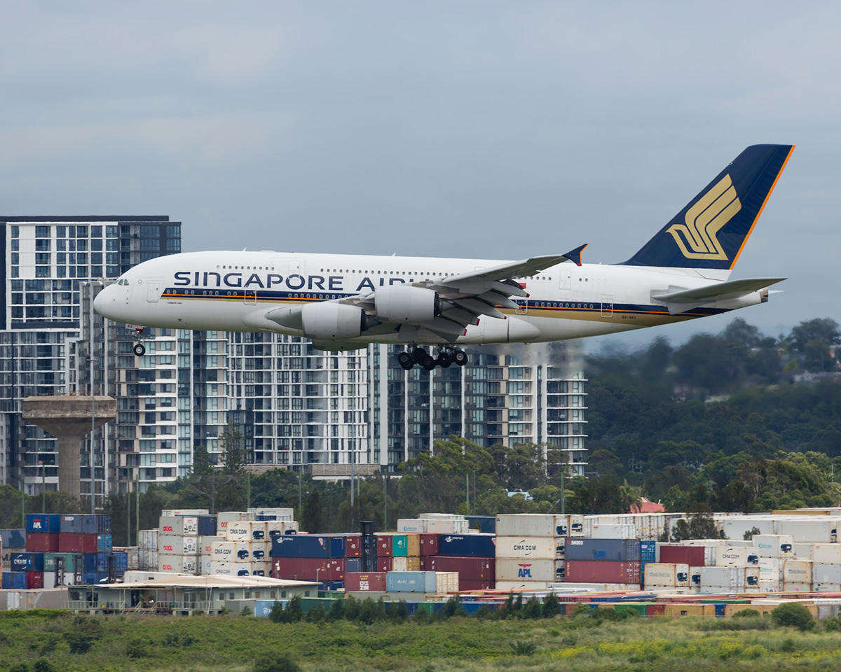 Singapore Airlines A380 coming in to land with gear down
