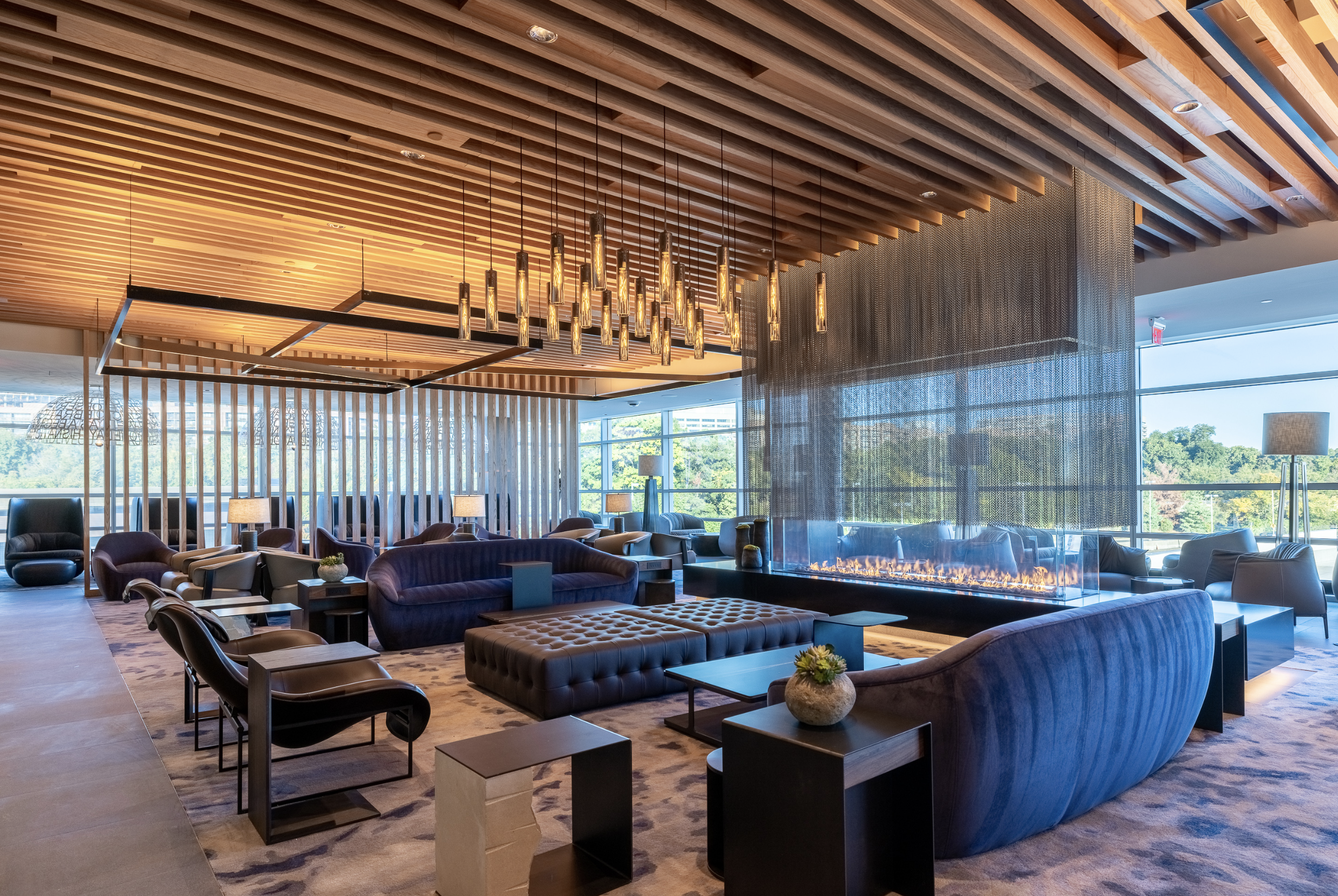 American Airlines refreshed Admirals Club in DCA airport.
