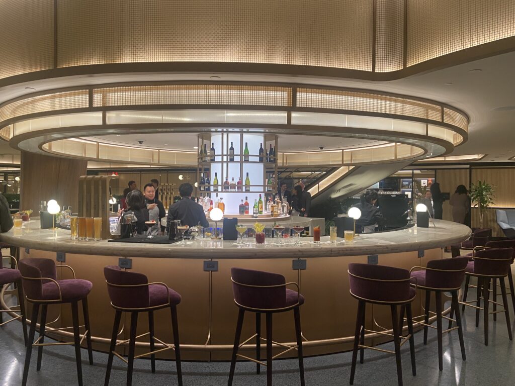 Chase Sapphire Lounge bar in LaGuardia