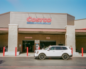 the front entrance of a Costco warehouse where you can use your costco visa for cash back rewards