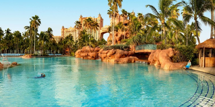 Photo of the Mayan Temple Pool at Atlantis