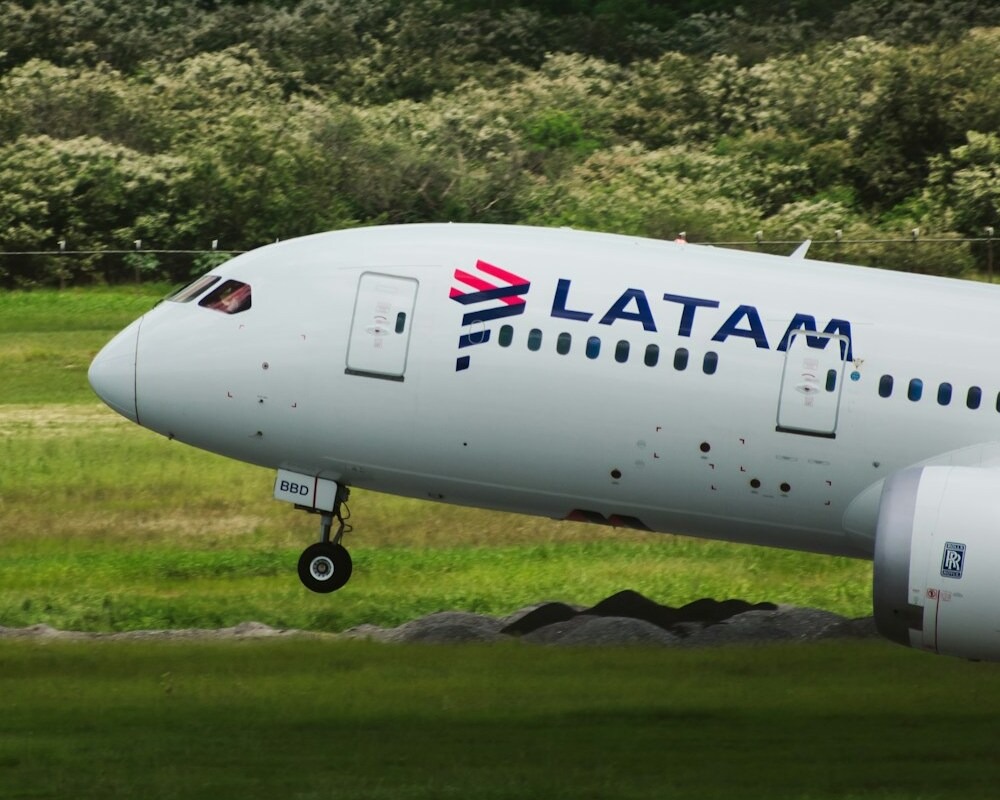 LATAM 787 taking off.