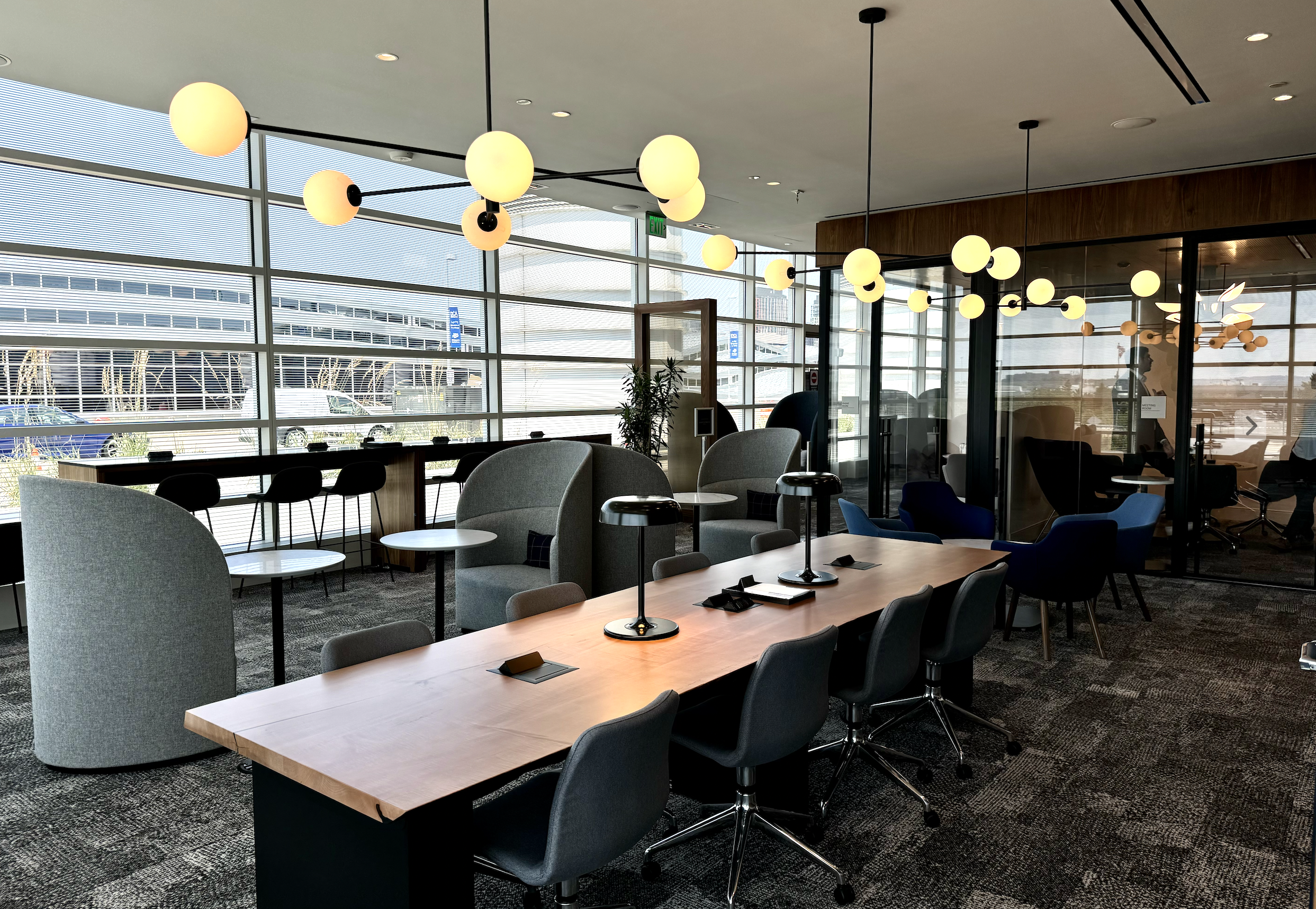 DCA Centurion Lounge table