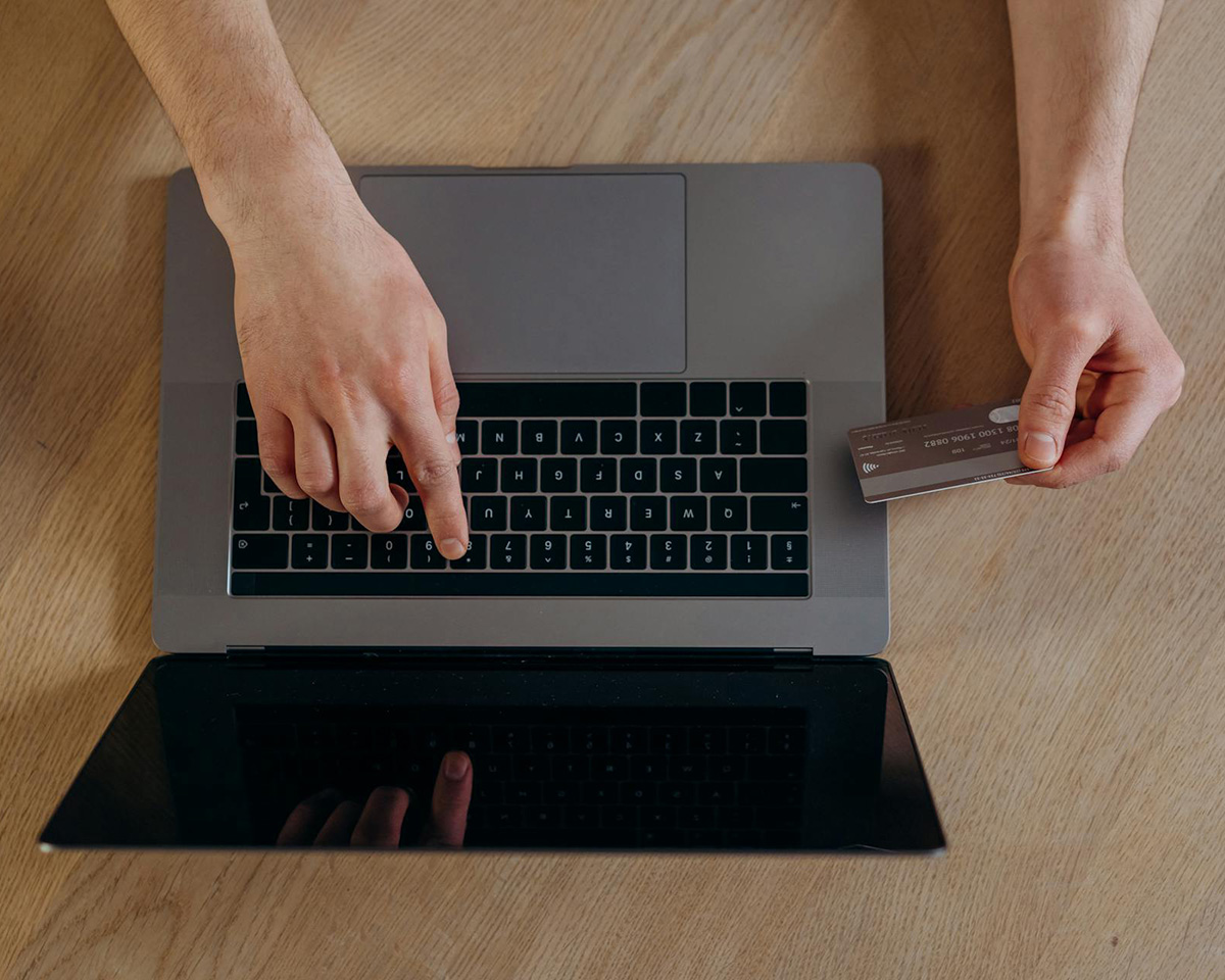 Making an online payment with a credit card