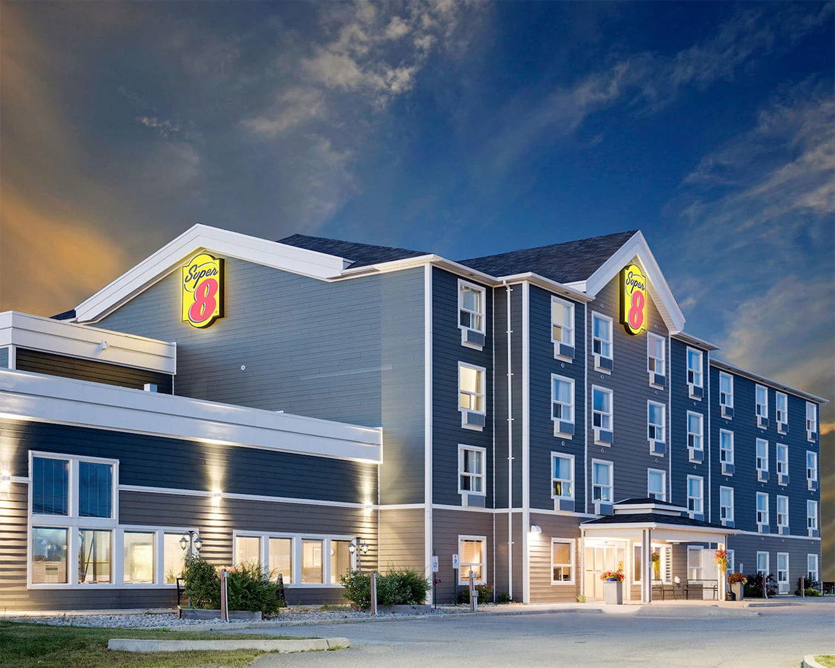The Exterior of the Super 8 Kapusakasing