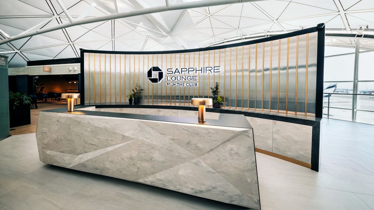 The reception desk at the Chase Sapphire Lounge by The Club at Hong Kong International Airport (HKG)
