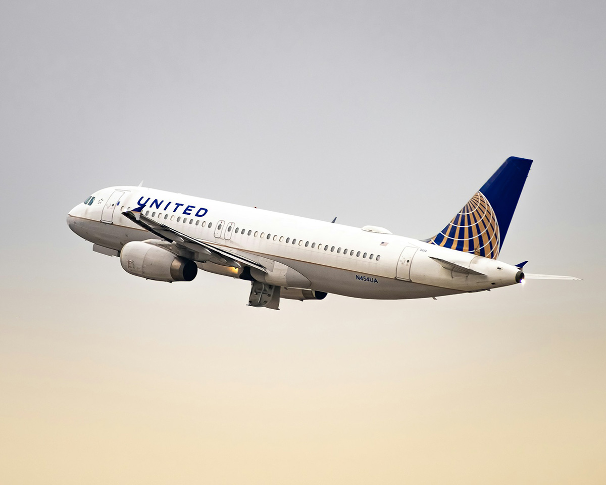 United Aircraft after take off climbing to altitude
