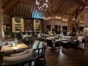 Live music in the Peacock Alley bar at the Waldorf Astoria Maldives