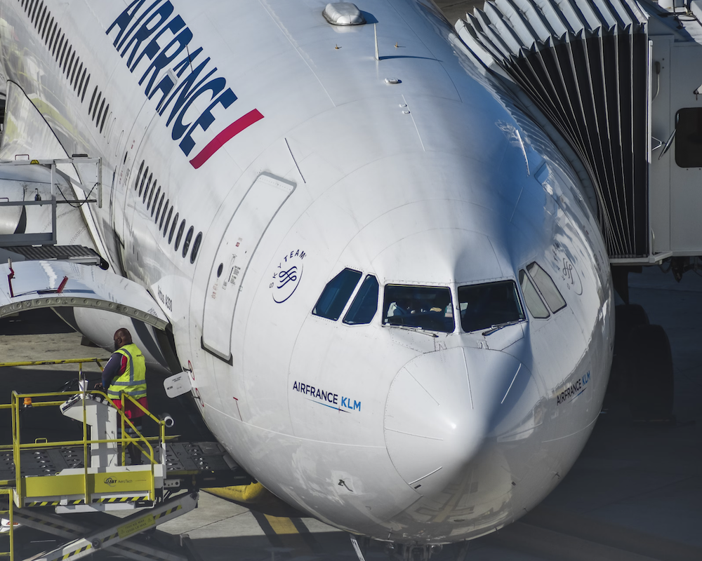 Overhead view of an Air France airplane.