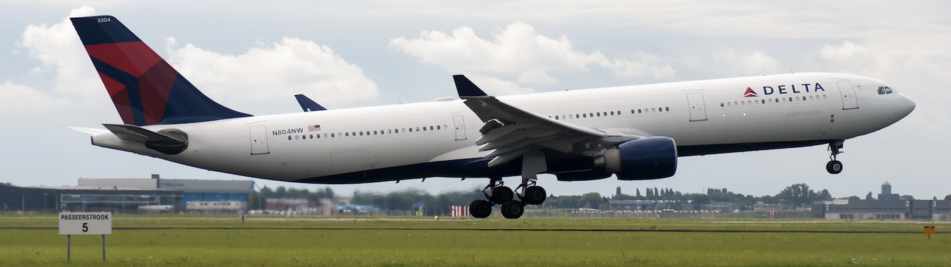 Delta SkyMiles Reserve Card Review: Premium Benefits and a Path to Medallion Status