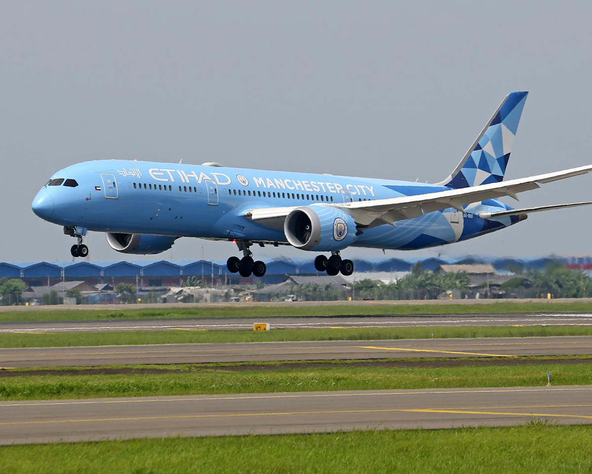 Etihad Airways aircraft in Manchester City Livery coming in to land