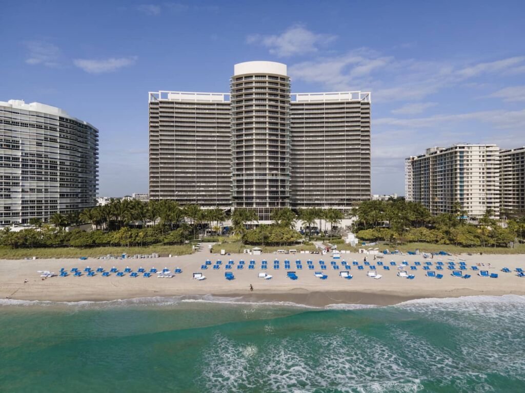 St. Regis Bal Harbour beach