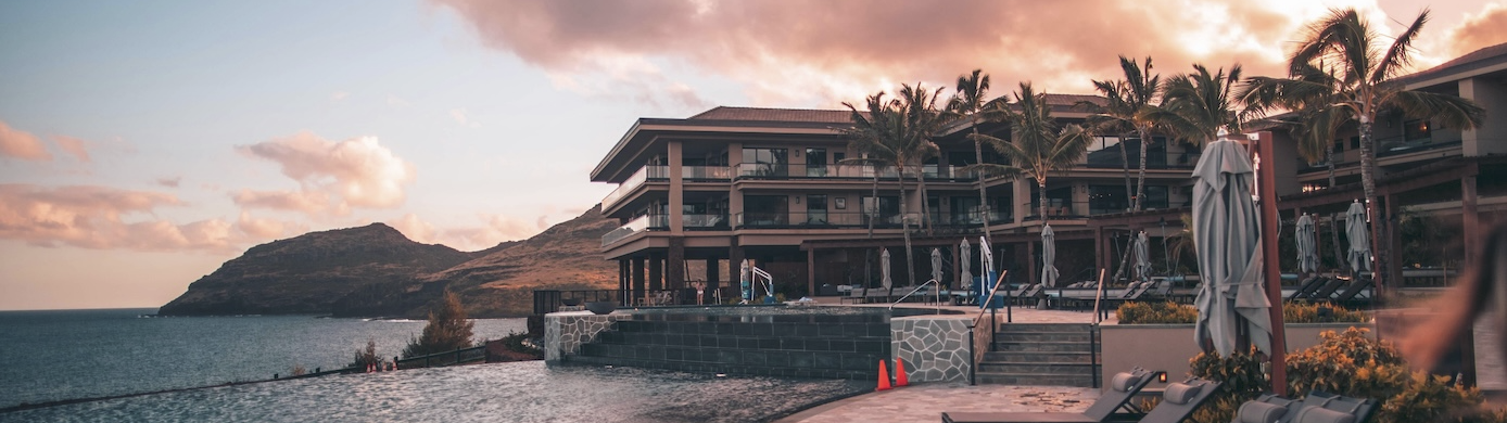 65 Luxury Hotels You Can Book With Hilton or Hyatt Points: Which Option Offers Better Value?