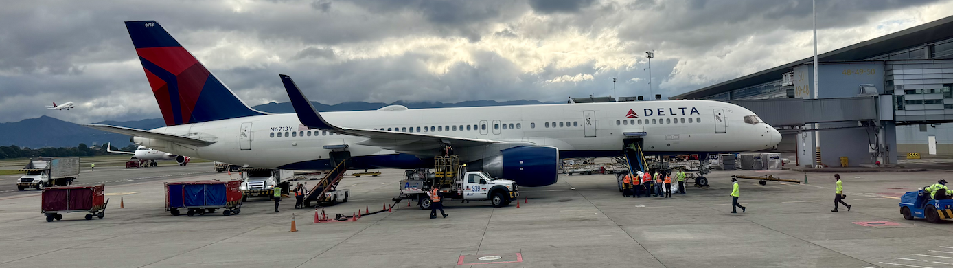 Earn up to 2,600 SkyMiles and a $50 Delta Gift Card After Completing Three Tasks