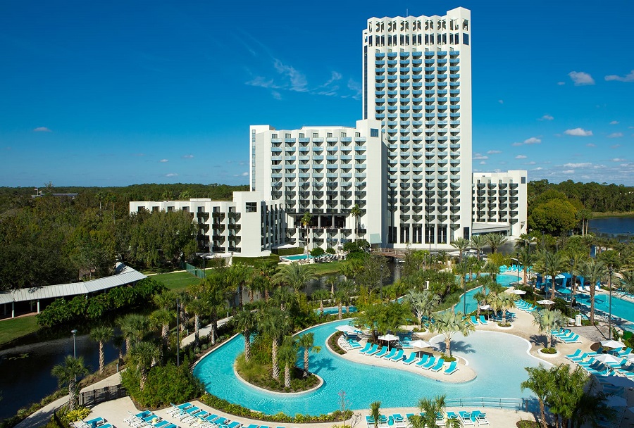 Hilton Lake Buena Vista Palace pool and hotel tower