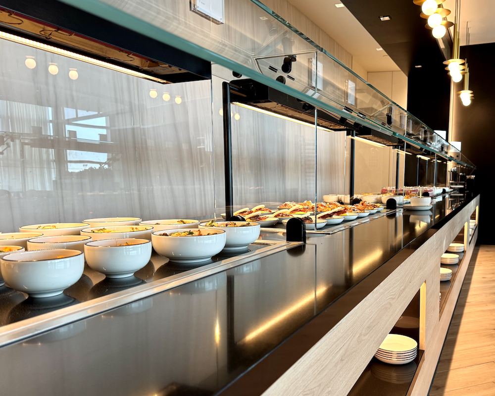 Chase Sapphire Lounge PHL self-serve food.