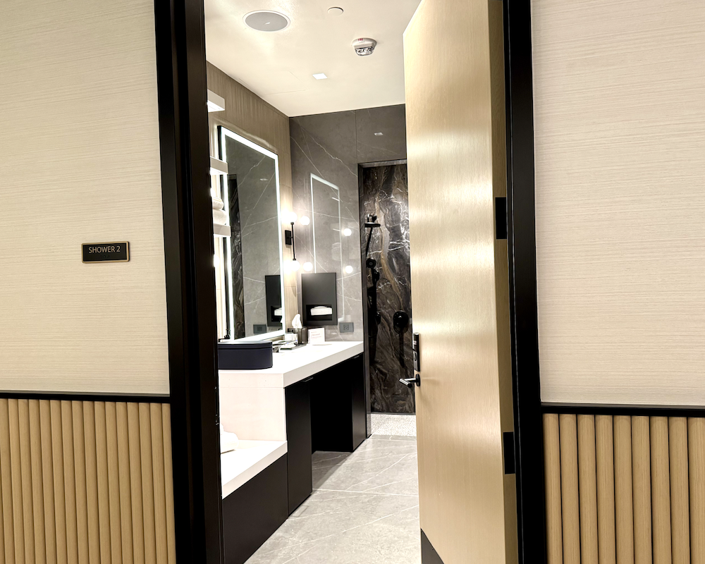 Chase Sapphire Lounge PHL shower suite.