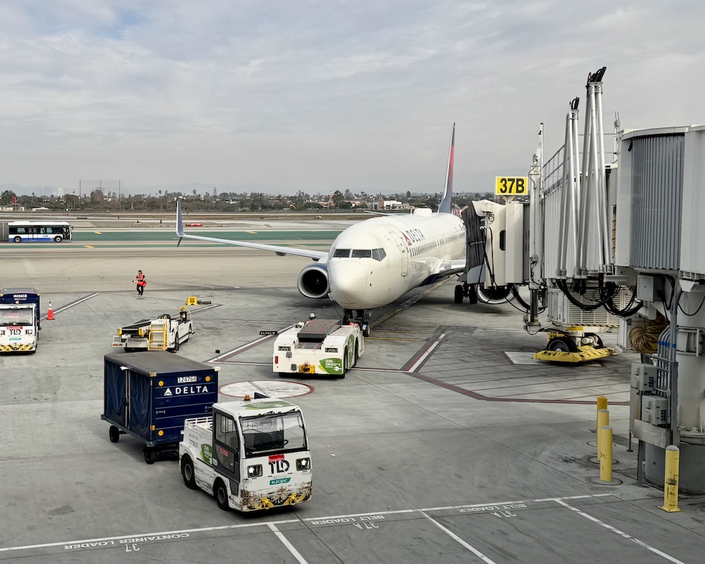 Delta Bags On Time Guarantee How To Claim 2 500 SkyMiles Delta bags on time guarantee how to claim 2 500 skymiles