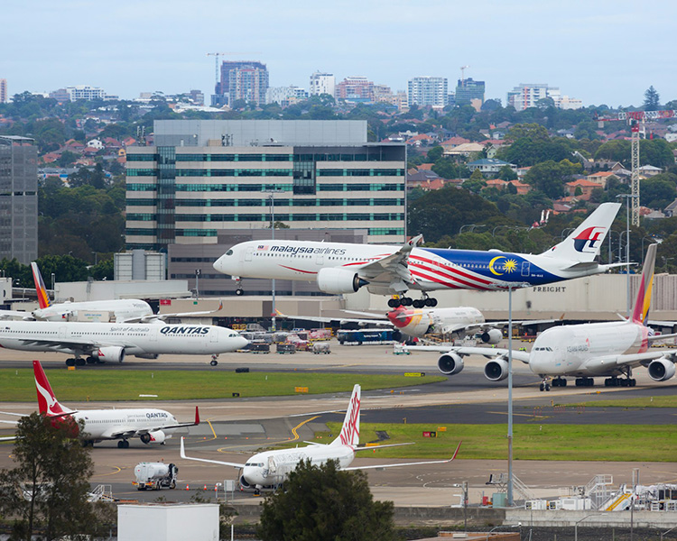 Editorial- Malaysia Airlines Aircraft coming in to land at Sydney Airport-troy-mortier-unsplash