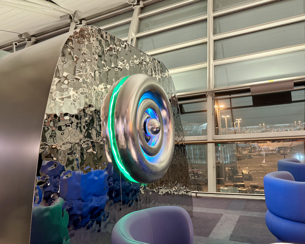 Decor at the Oneworld Lounge at ICN.