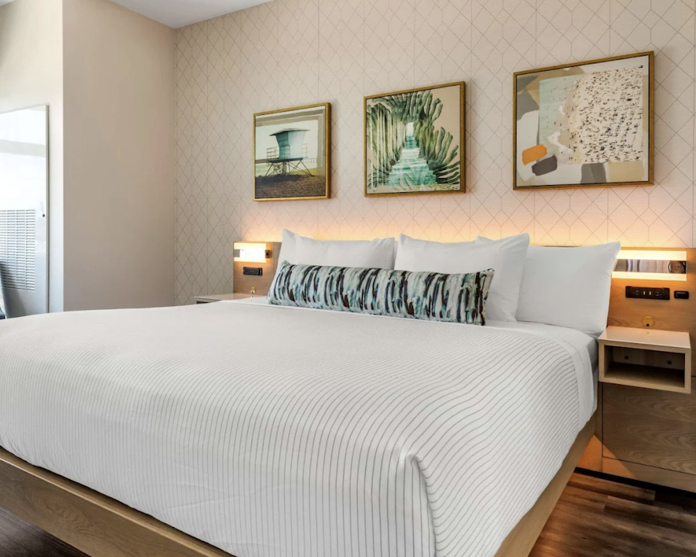 Cambria Hotel Fort Lauderdale Beach bedroom.