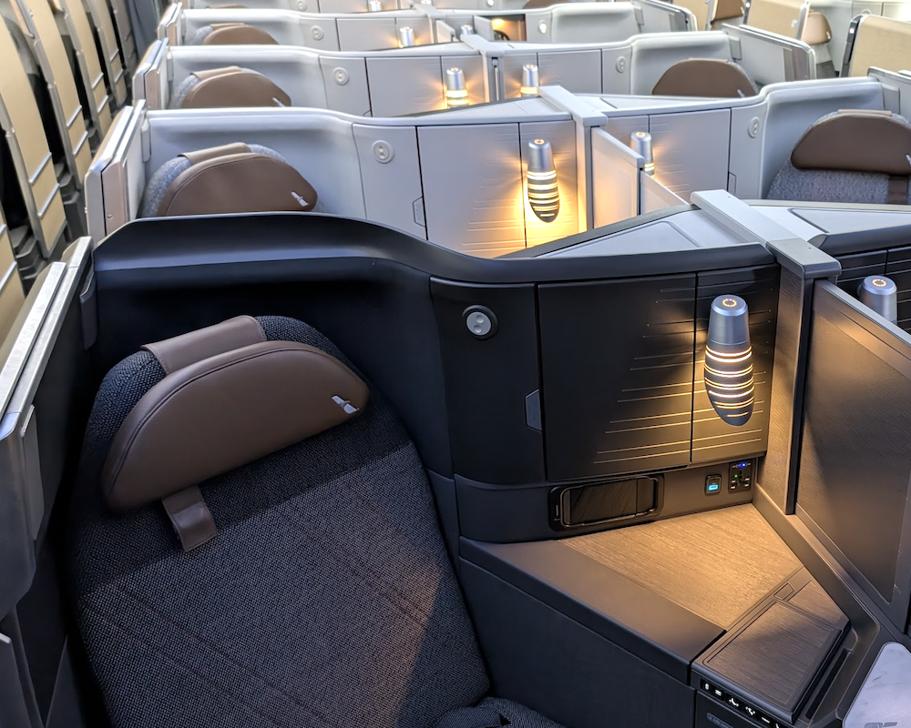 American Airlines 787-9P business class cabin and Flagship Suite.