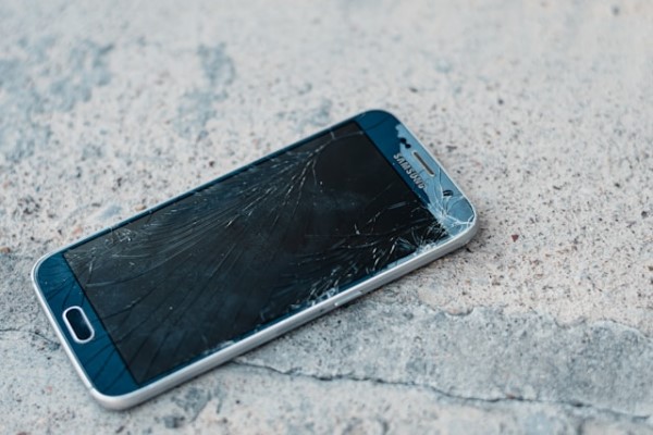 A photo of a broken cell phone.