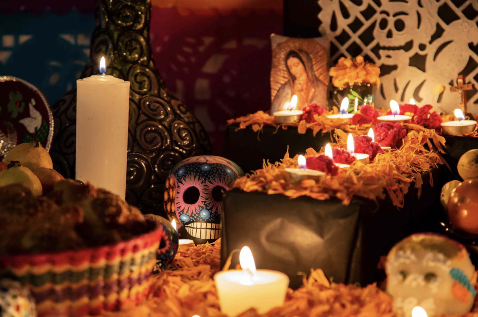 Image from Chase's website showing a Dia de los Muertos ofrenda altar