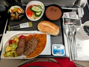 Photo of Turkish Airlines economy kofte meal