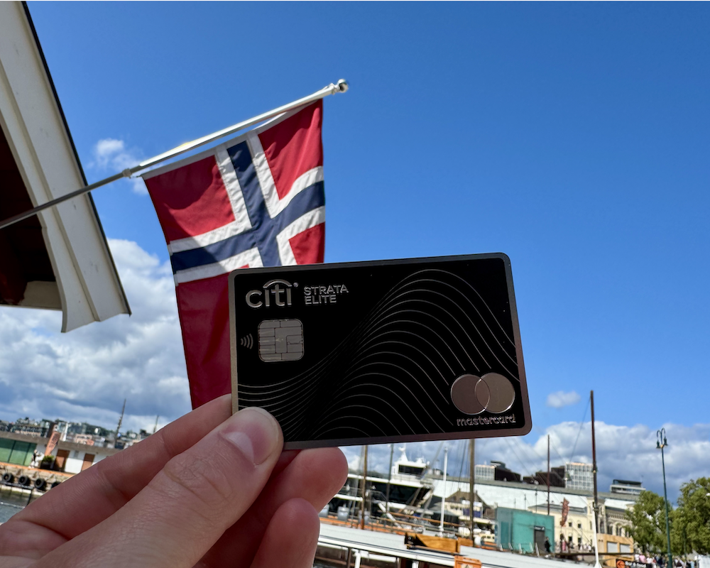Citi Strata Elite in front of a flag in Oslo, Norway.