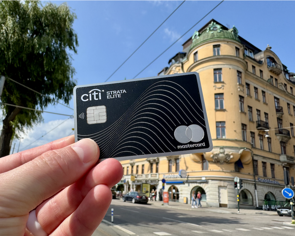 Citi Strata Elite in front of a building in Stockholm, SE.
