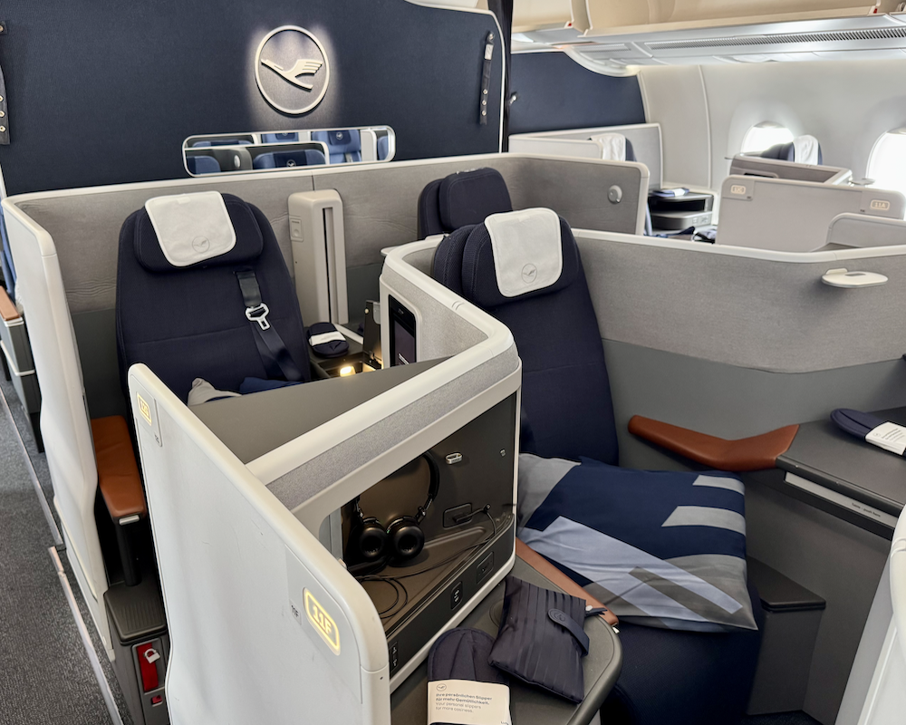Lufthansa Allegris business class extra space suite.