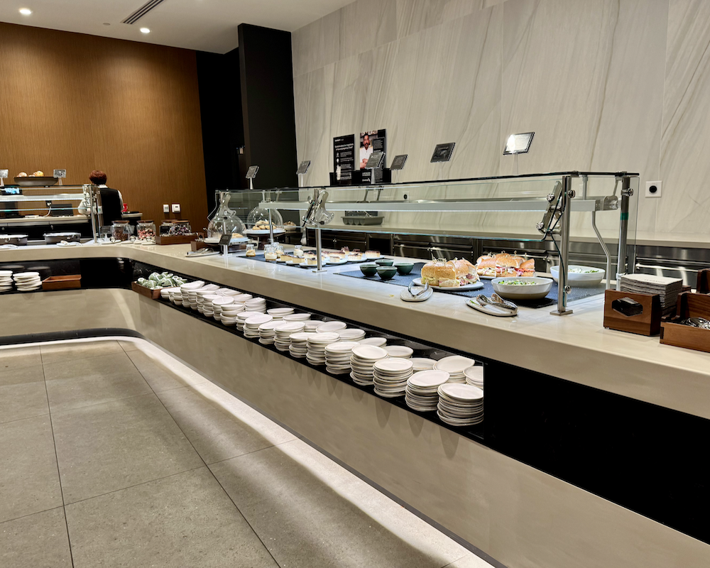American Airlines Flagship Lounge at PHL buffet.