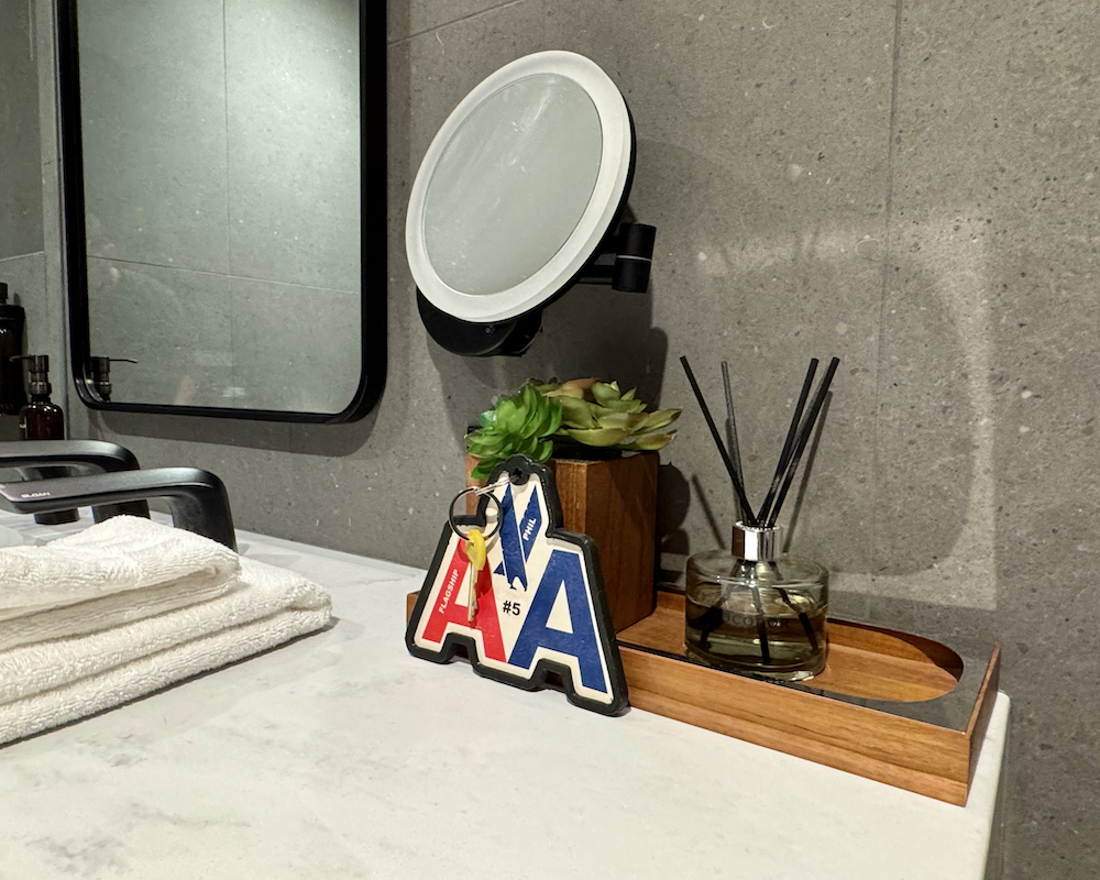 American Airlines Flagship Lounge at PHL shower suite