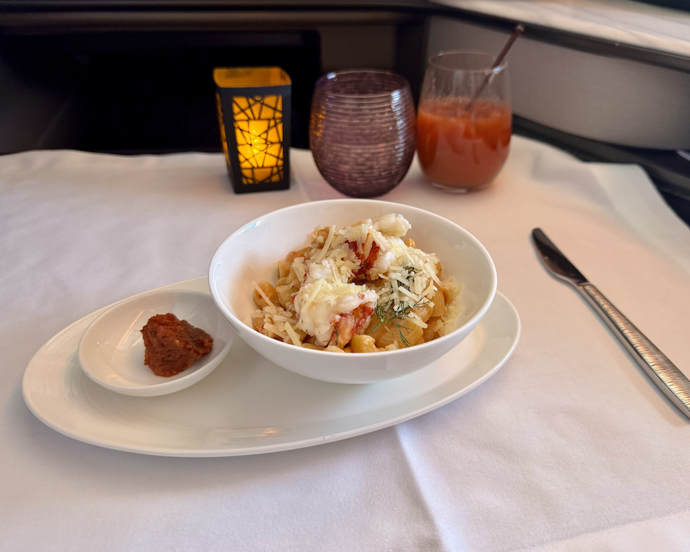 Mac and cheese on a Qatar Airways flight.